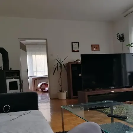 Beautiful House In Idyllic Location Apartment
