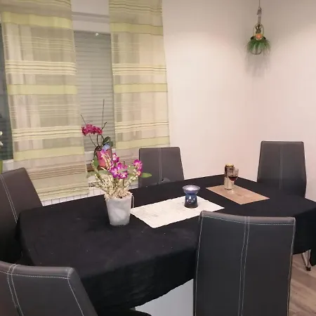 Beautiful House In Idyllic Location Apartment